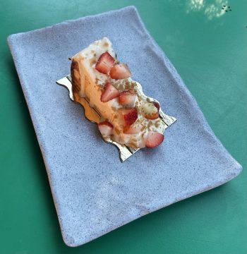 Tatlının yanında seçeceğin bir içecek benden! Çay, Filtre Kahve, Americano, Latte, Ice Americano ya da Ice Latte